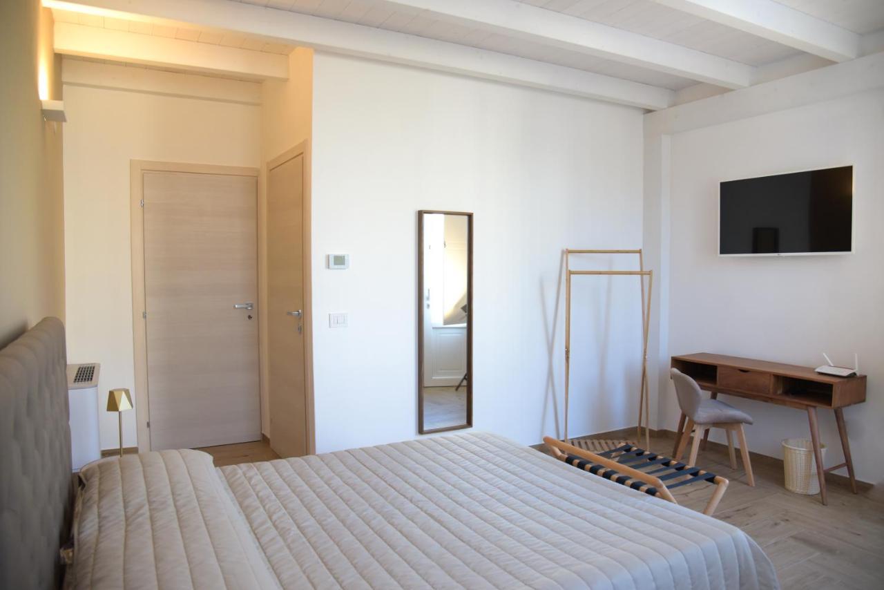 Serenity Apulian Rooms Trepuzzi Exterior foto
